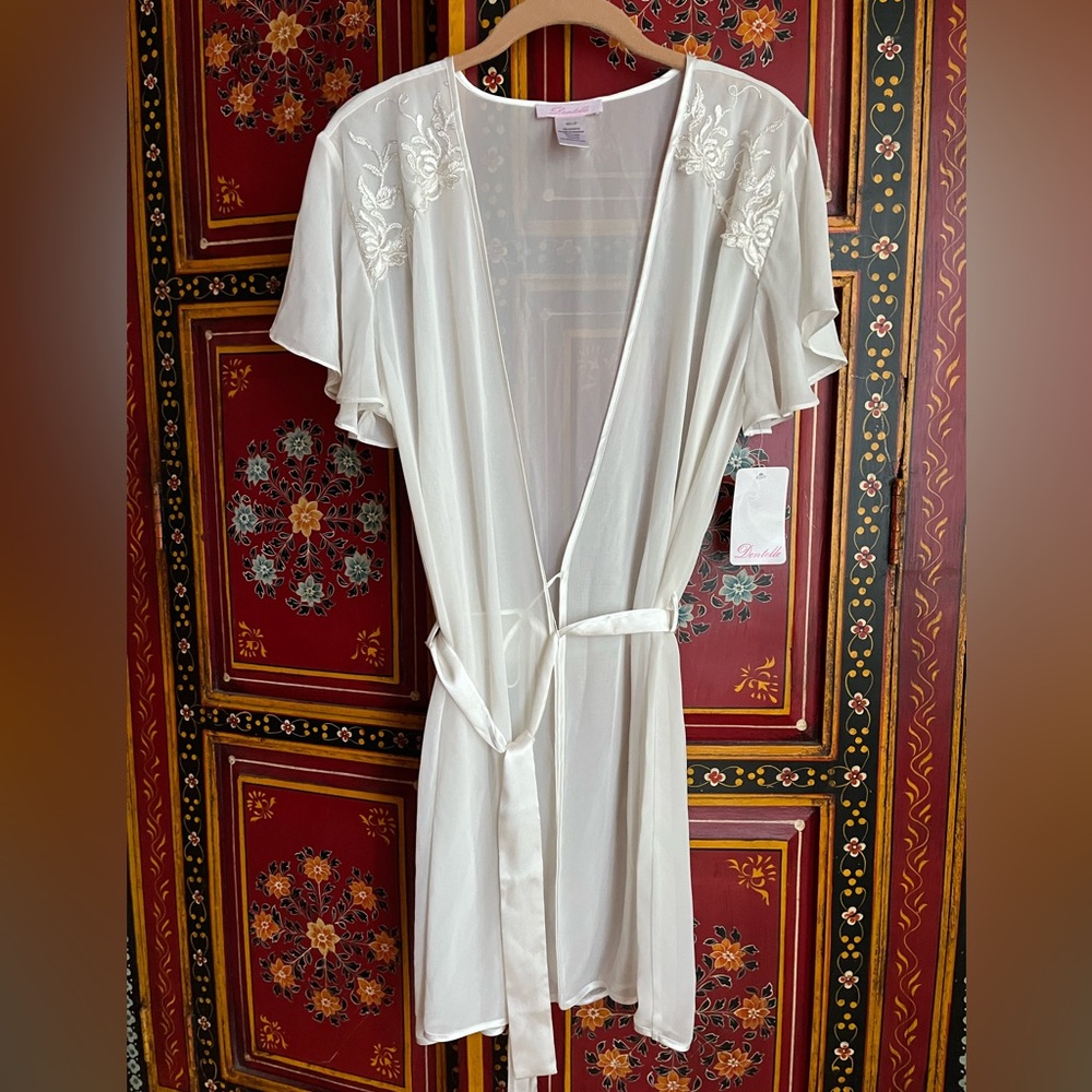 Vintage Dentelle chiffon robe, flutter sleeve, perfect condition, size‎ Medium